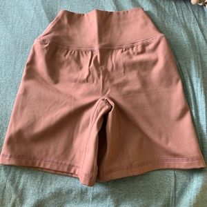 Alphalete wonder shorts xxs